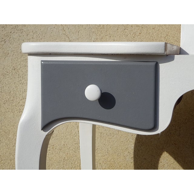 Small White and Gray Dressing Table For Sale - Image 4 of 18