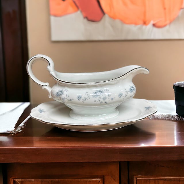 Johann Haviland Blue Garland Gravy Boat Attached Underplate Germany For Sale - Image 6 of 10