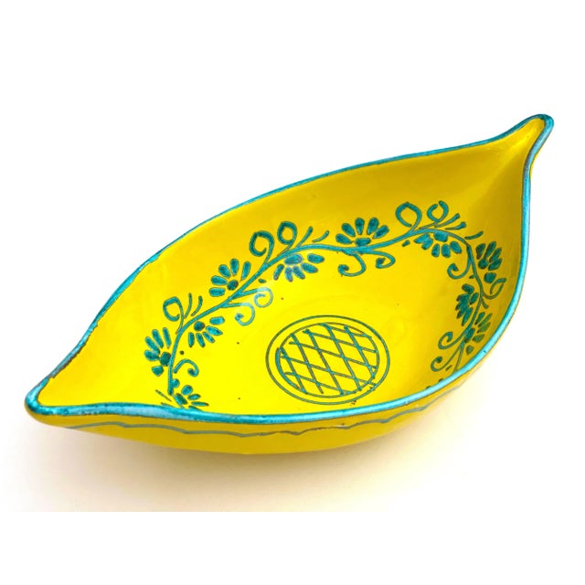 Vintage Mid Century Italian Art Pottery Hand Painted Oval Teardrop Majolica Ceramic Serving Bowl For Sale - Image 13 of 13