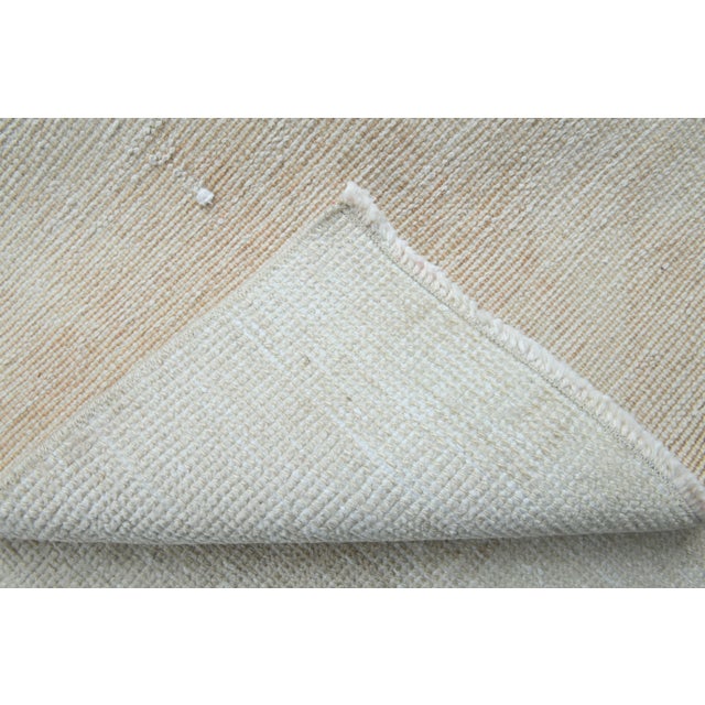 1970s Vintage Handmade Wool Cotton Turkish Light Cream Area Rug For Sale - Image 9 of 10
