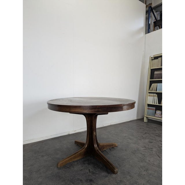 Round Teak Table with Extension, in Very Good conditions.