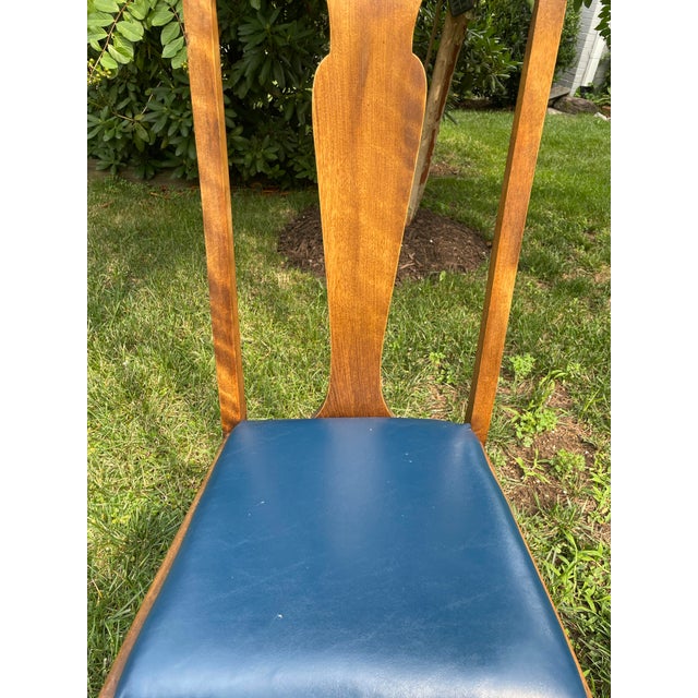 Set of 6 Vintage Custom Bench-Made Queen Anne Walnut Dining Chairs With Burl Details For Sale - Image 4 of 6