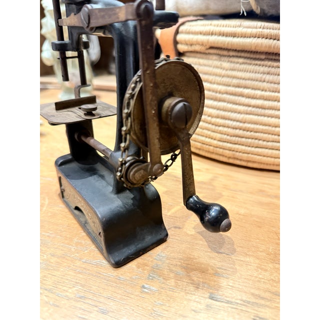 Metal Smith & Egge “Little Comfort” Cast Iron Chain Drive Sewing Machine c.1896 For Sale - Image 7 of 14