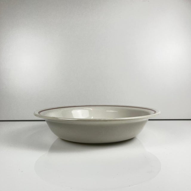 Round plate with rim "The Beehive", Moulins des Loups, 20th century Opaque porcelain Dimensions: Diameter: 27 cm Height: 6...