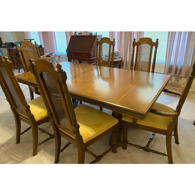 This is a great looking mid century Broyhill Conover Furniture Co. dining room set including a table with two three leg...