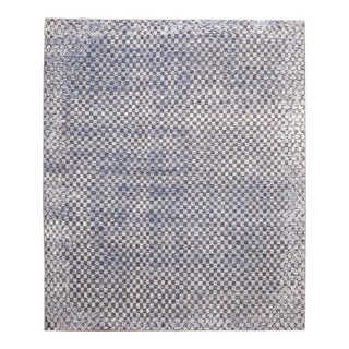 Contemporary Soumak Style Wool Rug in Gray With Seamless Design For Sale