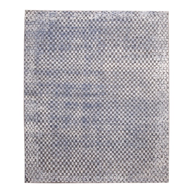 Contemporary Soumak Style Wool Rug in Gray With Seamless Design For Sale