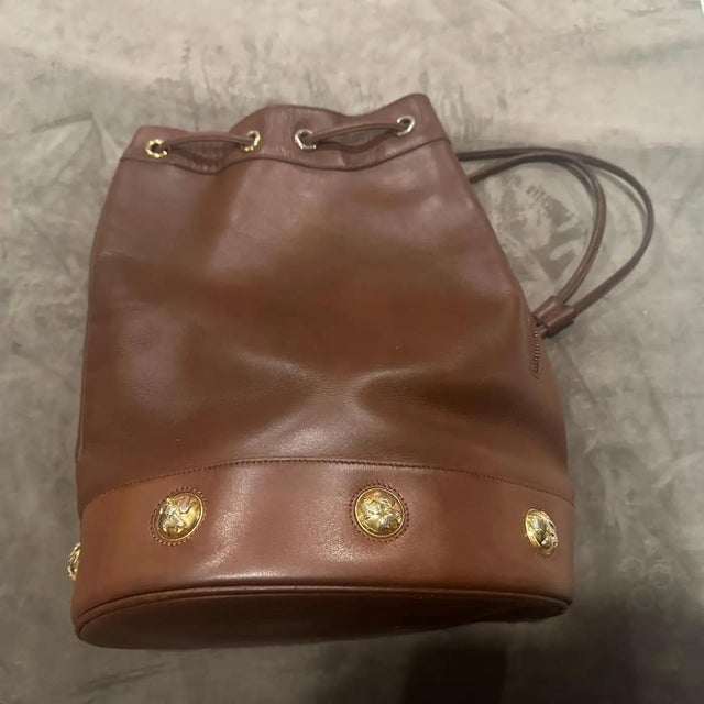 1980s Iconic Cognac Brown Leather and Brass Backpack by Salvatore Ferragamo For Sale - Image 13 of 13