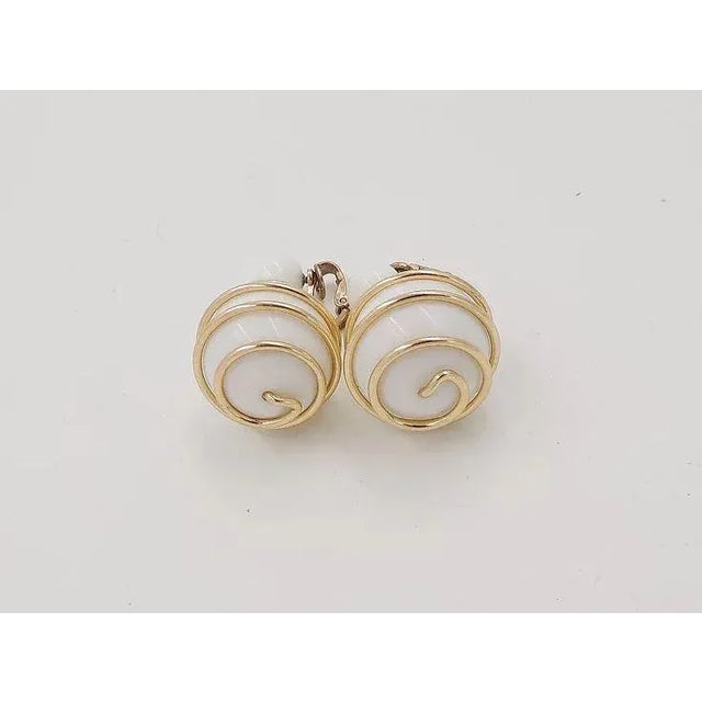 Vintage Signed Trifari White Spiral Clip Earrings, 1954 Ad Piece - 2 Pieces For Sale In Philadelphia - Image 6 of 8