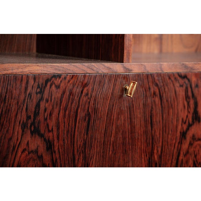 Vintage Danish Bookcase in Rosewood and Brass by Erik Brouer for Brouers Mobelfabrik, 1960 For Sale - Image 15 of 16