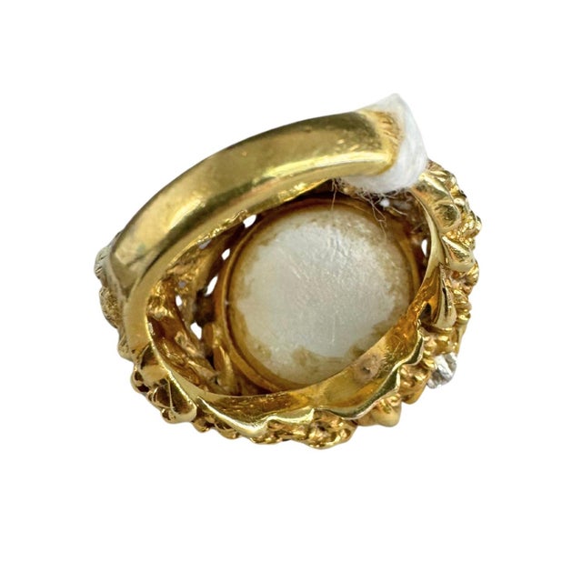 0.55 CTW Vintage Style South Sea Pearl & Diamond 18k Yellow Gold Ring, Size 5 For Sale - Image 4 of 6