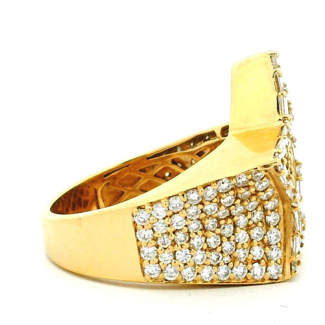1990s Italian Diamond Star Cocktail Ring in 18k Yellow Gold, Size 7 For Sale - Image 13 of 17
