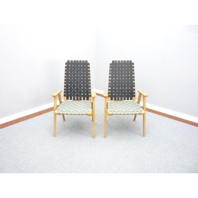 Beautiful armchairs in Jens Risom style. from first owner and in very good condition. The seat and back were renewed about...