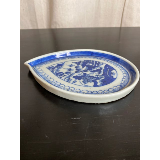 Lovely 19th century Chinese export blue and white Canton leaf shaped dish that would be a great addition to any collection...