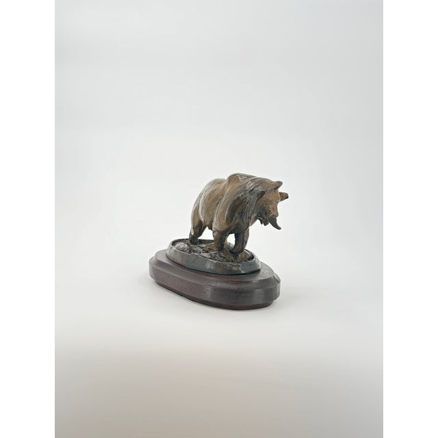 Figurative 1980s Wildlife Collection - Franco Vianello - Lost-Wax Bronze Bear Sculpture - Snack Time For Sale - Image 3 of 4