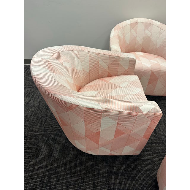 Steelcase Set of 5 Steelcase Turnstone Jenny Low Club Lounge Chairs Pink Geometric Pattern For Sale - Image 4 of 12