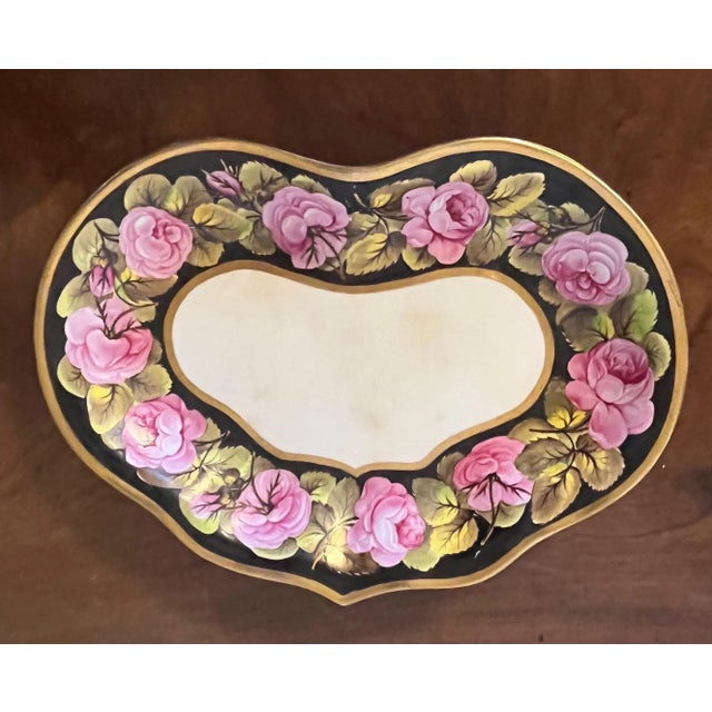 Early 19th Century Antique Early 19th Century Derby Porcelain Kidney Shape Dish With Hand Painted Rose Border For Sale - Image 5 of 9