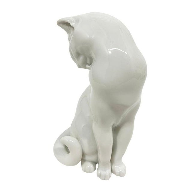 Sitting Cat Figurine by Robert Ullmann for Augarten, 1934 For Sale - Image 5 of 9