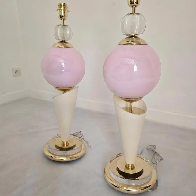 Mid-Century Modern 1980s Pair of Pink and Ivory Murano Glass Lamps For Sale - Image 3 of 9