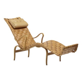 Vintage Bruno Mathsson “Pernilla 3” Leather & Beech Chaise Lounge Chair, Firma Karl Mathsson, 1942 For Sale