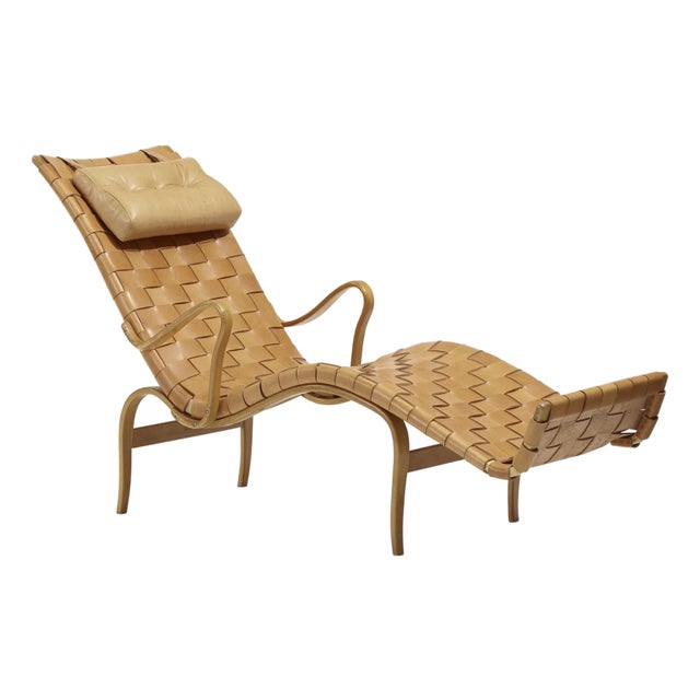 Vintage Bruno Mathsson “Pernilla 3” Leather & Beech Chaise Lounge Chair, Firma Karl Mathsson, 1942 For Sale