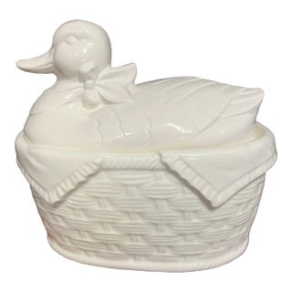 Mid Century ,1950s, White Ceramic Nesting Hen Gravy /Tureen For Sale