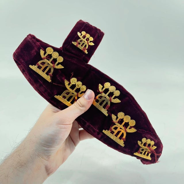 Textile Early 20th Century Asante Royal Fabric Crown Chief Hat Ghana For Sale - Image 7 of 8