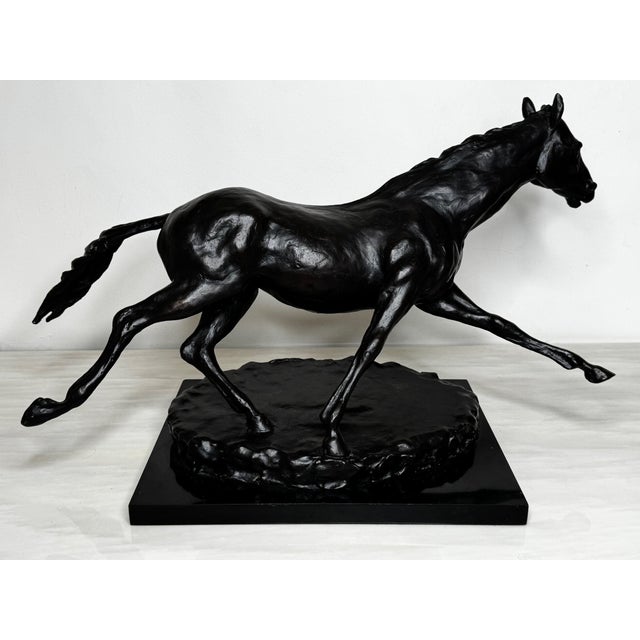 Enzo Plazzotta Galloping Horse Bronze Sculpture – Limited Edition 6/9 – Signed, Museum-Quality Overview A powerful and...