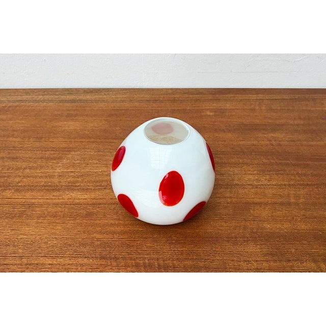 Murano Glass Vase, 1970s, in Very Good conditions. Designed 1970 to 1979