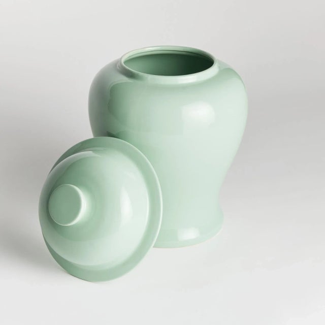 Kenneth Ludwig Chicago Koa Wide Lidded Ginger Jar Small, Soft Green For Sale - Image 4 of 4