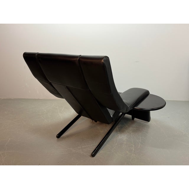 Mid-Century Italian Kilkis Lounge Chair with Ottoman and Integrated Small Side Table in Black Leather by Ammaniti & Vitello for Brunati, Italy, 1960s For Sale - Image 6 of 17