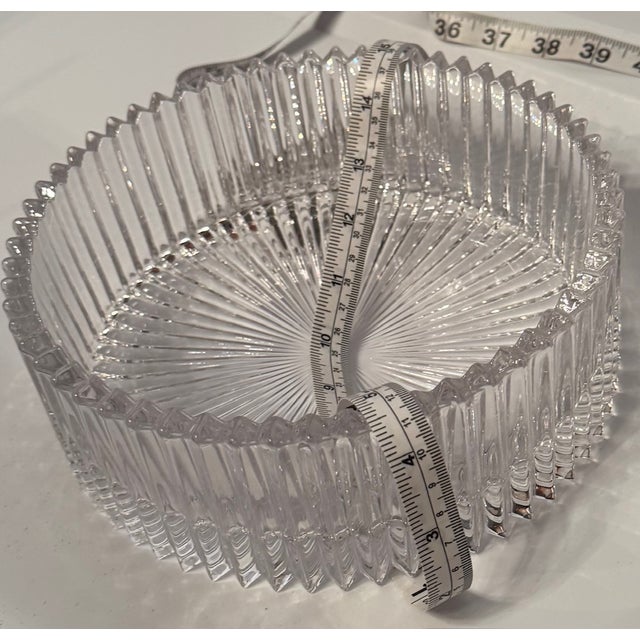 Mid-Century Modern Large Ribbed Glass Serving Bowl With Sunburst Base – Mid Century Modern Style For Sale - Image 3 of 6