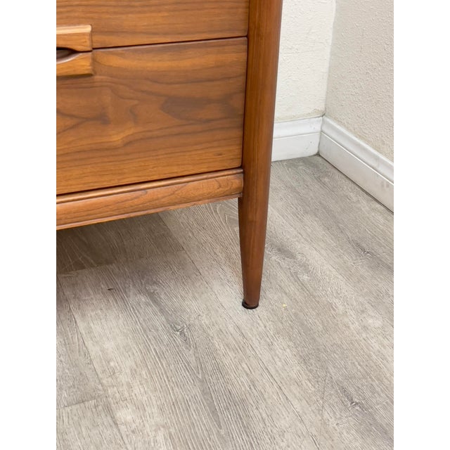 Bassett Furniture Mid Century Modern Dresser For Sale - Image 4 of 12