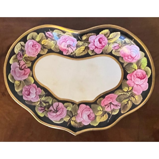 Derby Porcelain Antique Early 19th Century Derby Porcelain Kidney Shape Dish With Hand Painted Rose Border For Sale - Image 4 of 9