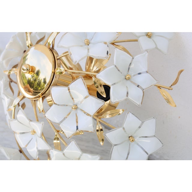 1980s Grace Kelly, Delicious Murano Ceiling Light White Flowers, 1980 For Sale - Image 5 of 16