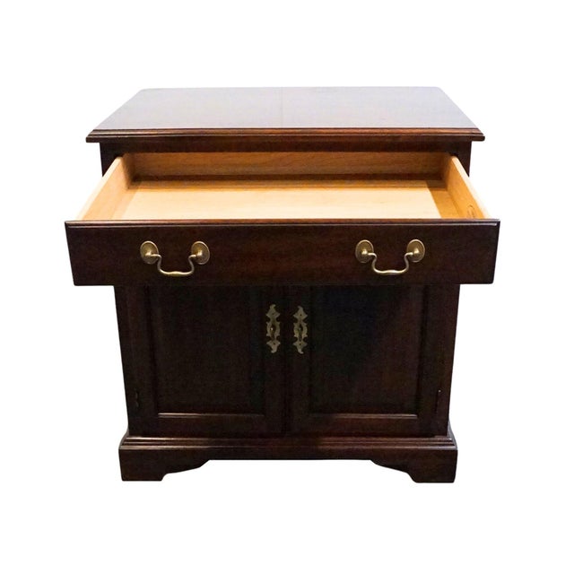 Henkel Harris Virginia Galleries Solid Mahogany Traditional Style 24" Cabinet Nightstand For Sale In Kansas City - Image 6 of 13