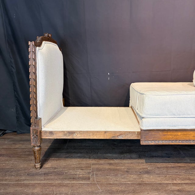 Antique French Louis XVI Carved Walnut Expandable Daybed and Settee For Sale - Image 11 of 13