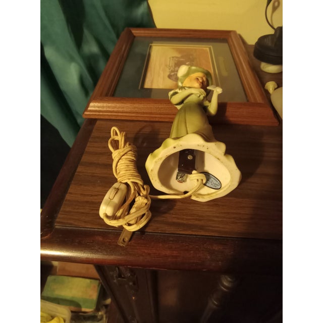 Victorian 1960s Victorian lady scent defusing night lamp For Sale - Image 3 of 6