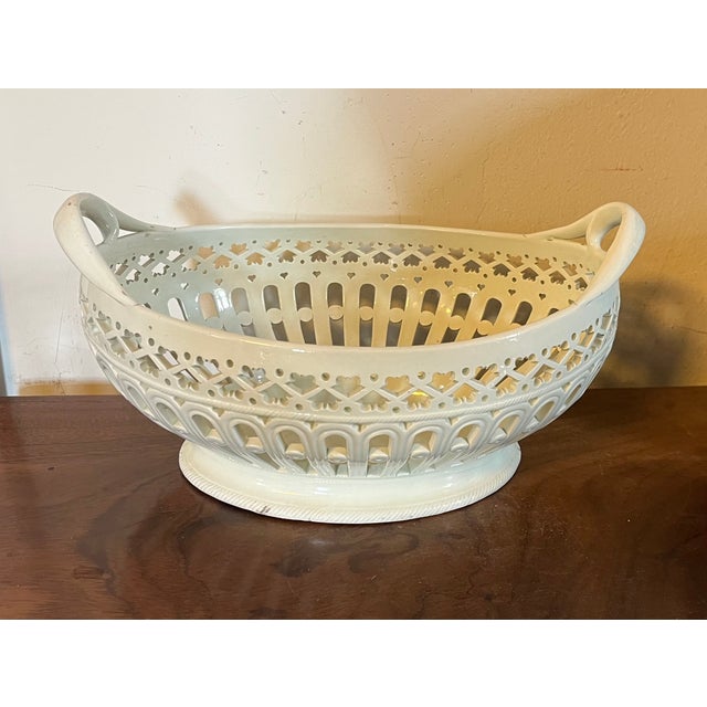 18th Century Antique 18th Century English George III Shorthose Creamware Basket For Sale - Image 5 of 10