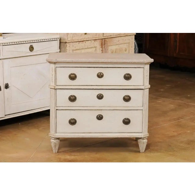 Swedish Gustavian Style 1890s Painted Three-Drawer Chest with Carved Foliage For Sale - Image 4 of 13