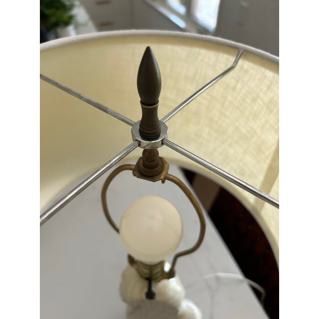 Mid-Century Modern 1970s Mid-Century Modern Ceramic Acanthus Leaf Lamp For Sale - Image 3 of 7