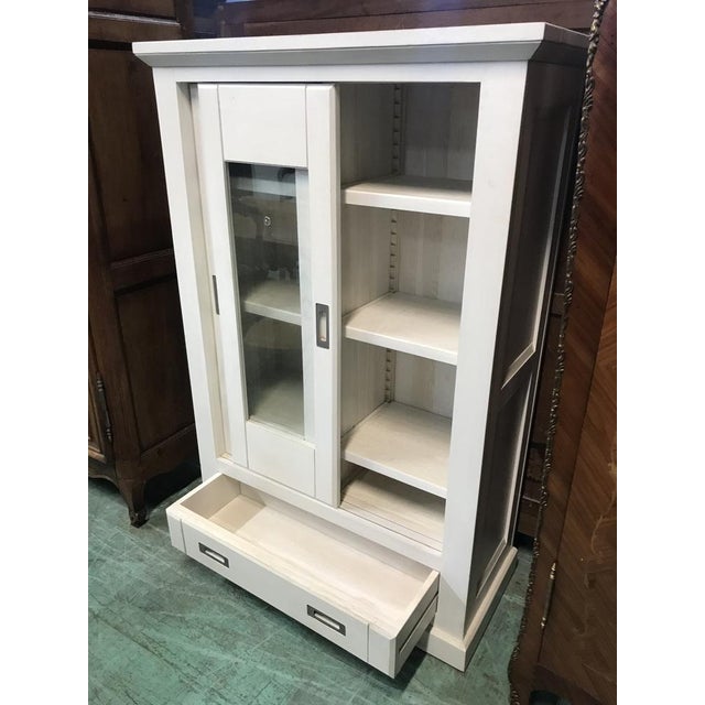 Dimensions: 102 x 154 x 45 cm