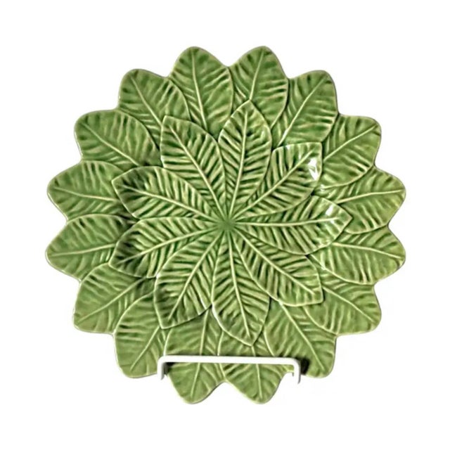 Bordallo Pinheiro Mid 20th Century Bordallo Pinheiro Green Leaf Platters, Set of Three For Sale - Image 4 of 8
