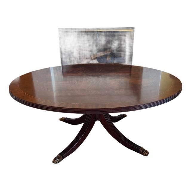 Late 20th Century Henkel Harris Model 5241 Mahogany Round Coffee Table With Inlaid Marquetry & Brass Paw Feet [Cb] For Sale