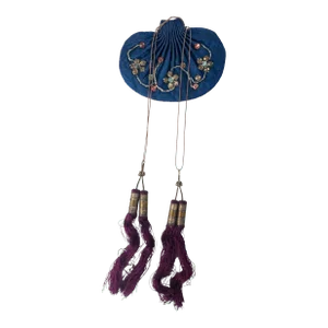 19th Century Chinese Qing Dynasty Silk Scent Purse With Semi-Precious Stones