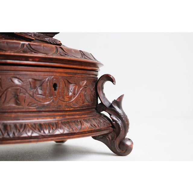 Swiss Oval Jewelry Box in Carved Walnut, 1880 For Sale - Image 12 of 13