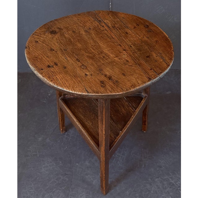 English Cricket Table of Patinated Oak From the Georgian Era For Sale - Image 4 of 9