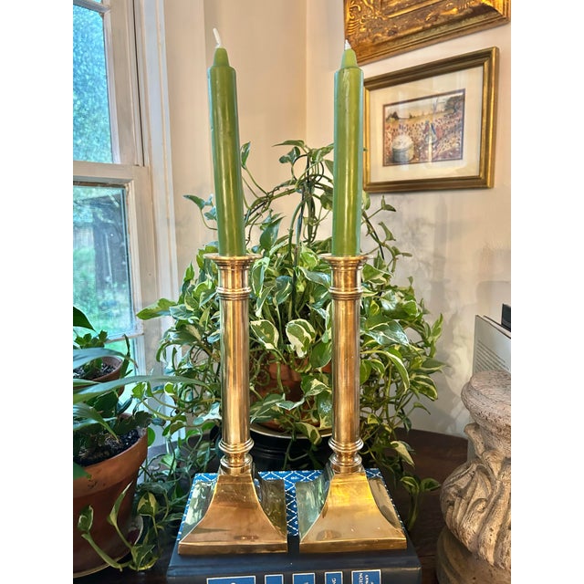 Late 20th Century Vintage Wildwood Imports Neoclassical Fluted Column Cast Brass Candlestick Holders - A Pair For Sale - Image 5 of 9