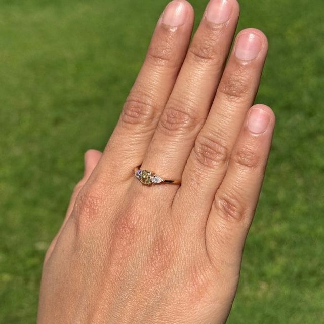 VRJewels Fancy Yellow Diamond Three-Stone Engagement Ring in 14k Gold Size 5 For Sale - Image 4 of 18