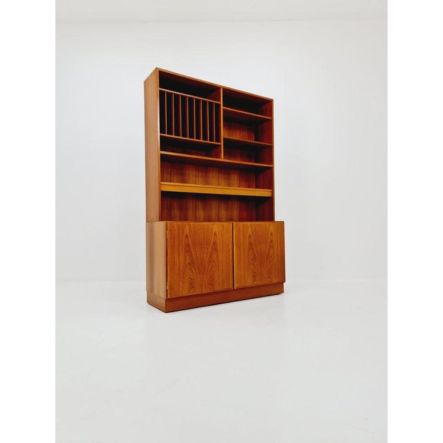 Brown Vintage Danish Freestanding Bookshelf System in Teak by Omman Jun, 1960s For Sale - Image 8 of 11